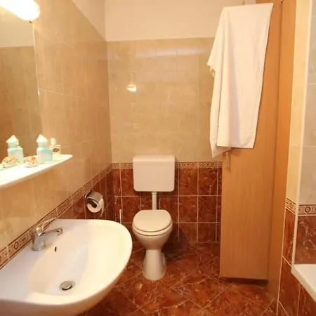 Aparthotel Hotel Lelle 2*