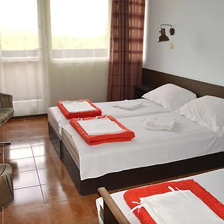 Hotel Lelle Aparthotel 2*