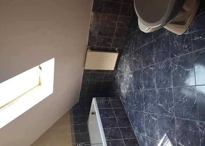 Hotel Lelle בלטונללה