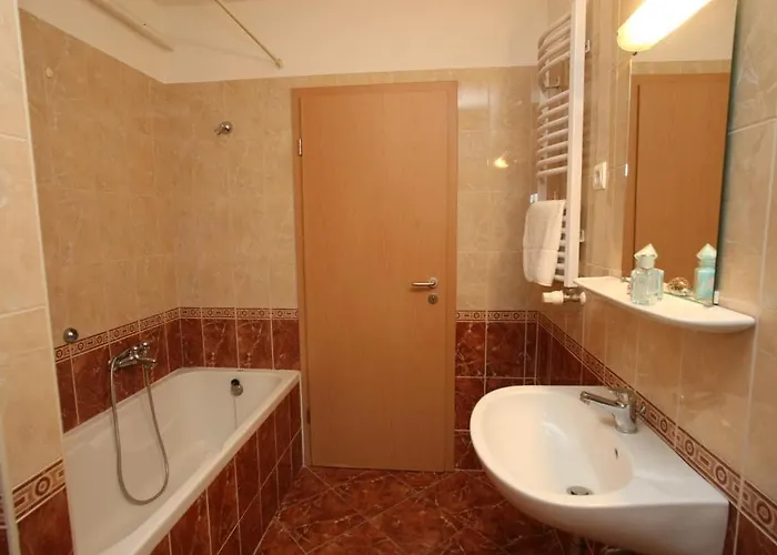 מלון דירות Hotel Lelle בלטונללה