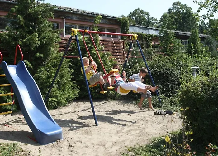 Hotel Lelle 2* بالاتوليلّي