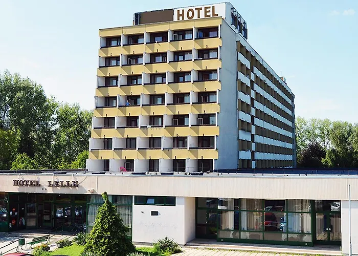 Hotel Lelle מלון דירות 2*